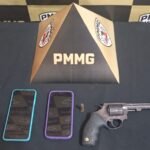 Denúncia de tiros leva PM a apreender arma e deter jovem em Buritis