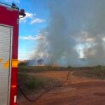 Corpo de Bombeiros combate incêndio que atingiu 4 hectares de vegetação em Unaí